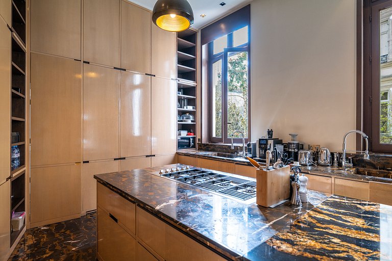Par016 - Mansão de luxo com 9 quartos em Paris 16