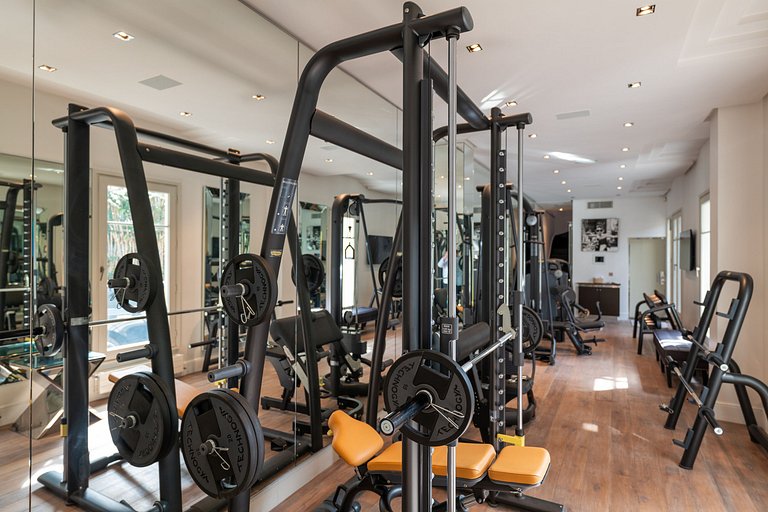 Par016 - Luxury 9 bedroom mansion in Paris 16