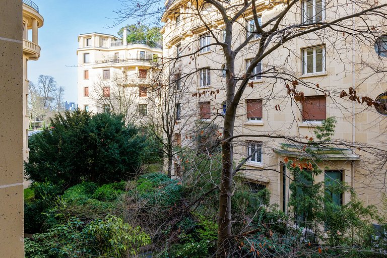 Par245 - Appartement de 4 chambres à Auteuil