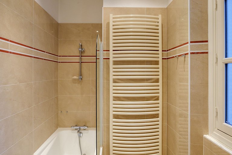 Par183 - Appartement de 4 chambres