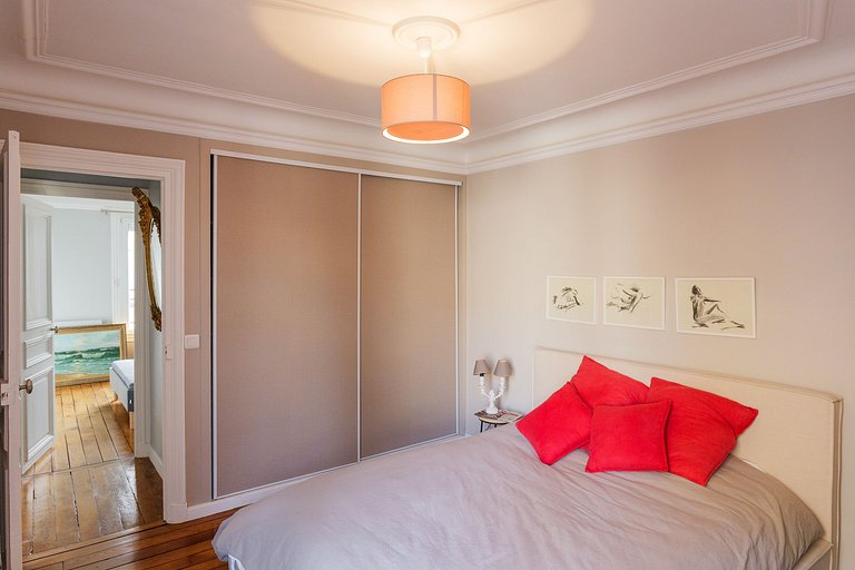 Par138 - 2 bedroom apartment in the heart of Paris