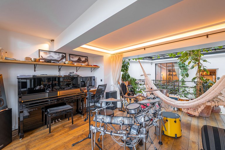 Par056 - Opulent townhouse with rooftop
