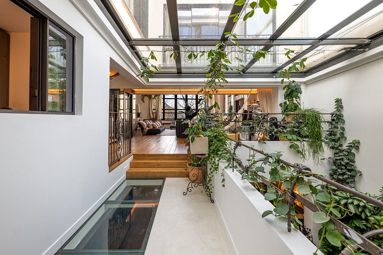 Par056 - Opulent townhouse with rooftop
