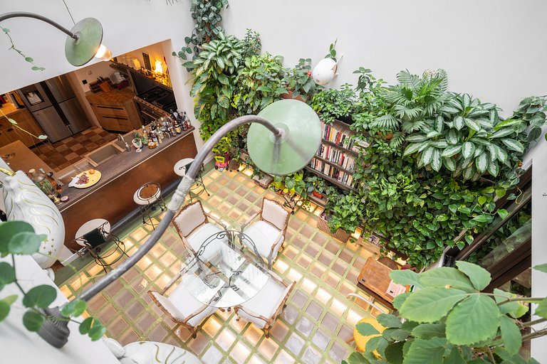 Par056 - Opulent townhouse with rooftop