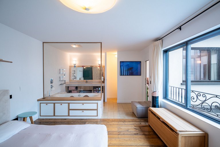 Par056 - Opulent townhouse with rooftop