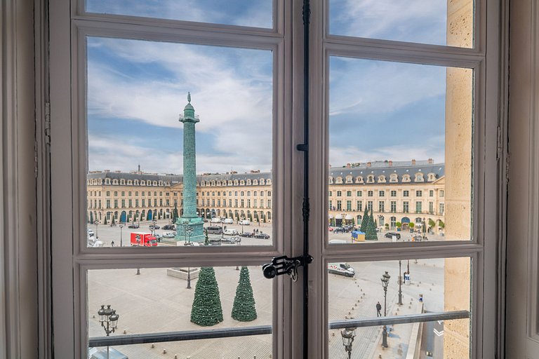 Par002 - Luxury apartment on Place Vendôme