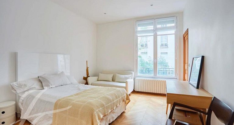 Par026 - 4 bedroom apartment in the 7th district