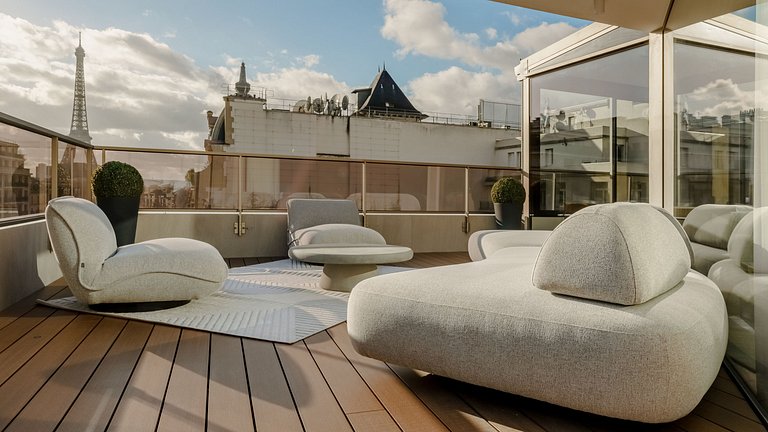 Par096 - Luxury penthouse on Avenue Montaigne