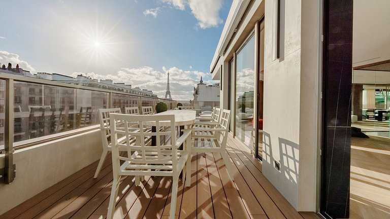 Par096 - Luxury penthouse on Avenue Montaigne
