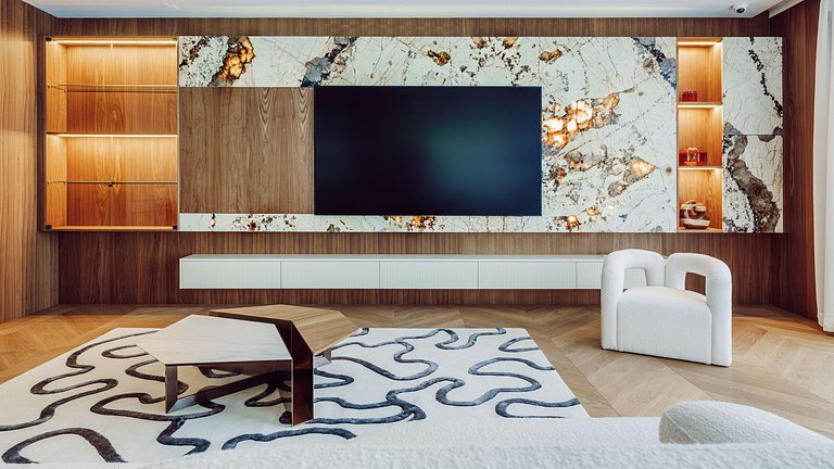 Par096 - Luxury penthouse on Avenue Montaigne