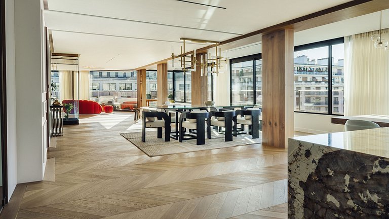 Par096 - Luxury penthouse on Avenue Montaigne