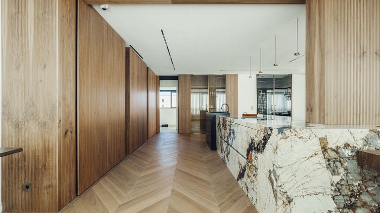 Par096 - Luxury penthouse on Avenue Montaigne