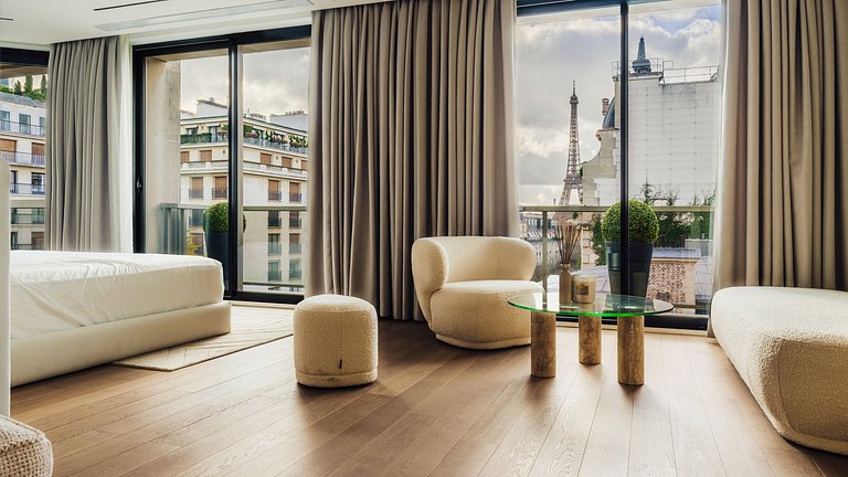 Par096 - Luxury penthouse on Avenue Montaigne