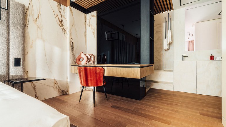 Par096 - Luxury penthouse on Avenue Montaigne