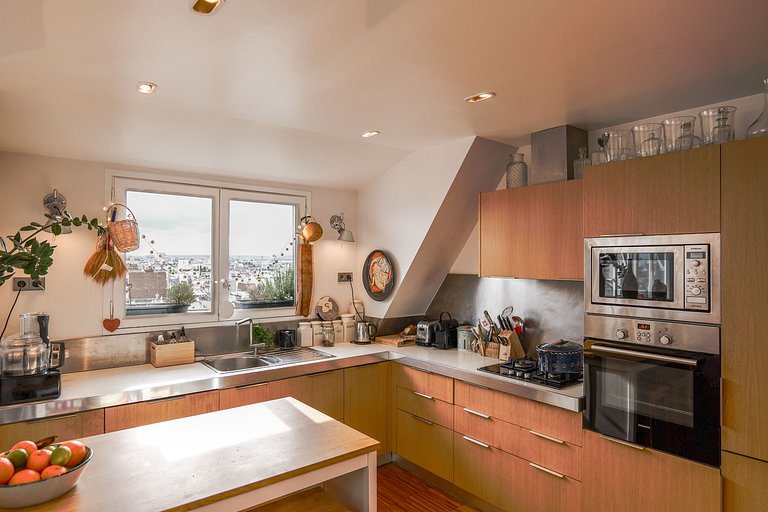 Par216 - Triplex de 3 chambres avec vue