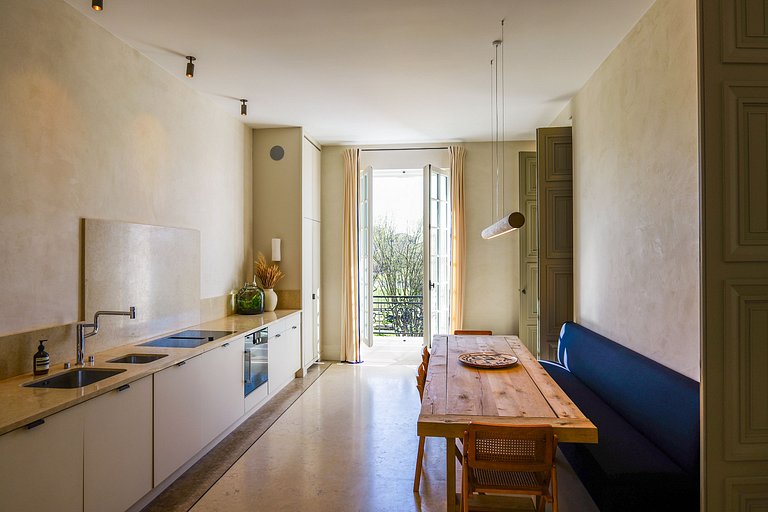 Par136 - 2 bedroom apartment with views