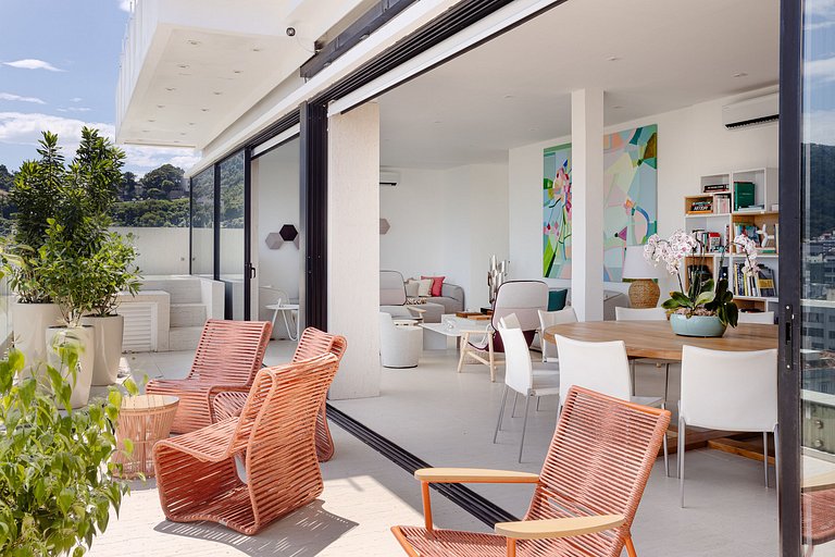 Rio001 - Exclusive Beachfront Penthouse in Copacabana for Sa