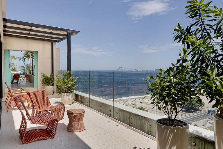 Rio001 - Exclusive Beachfront Penthouse in Copacabana for Sa
