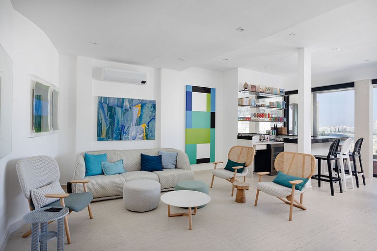 Rio001 - Exclusive Beachfront Penthouse in Copacabana for Sa