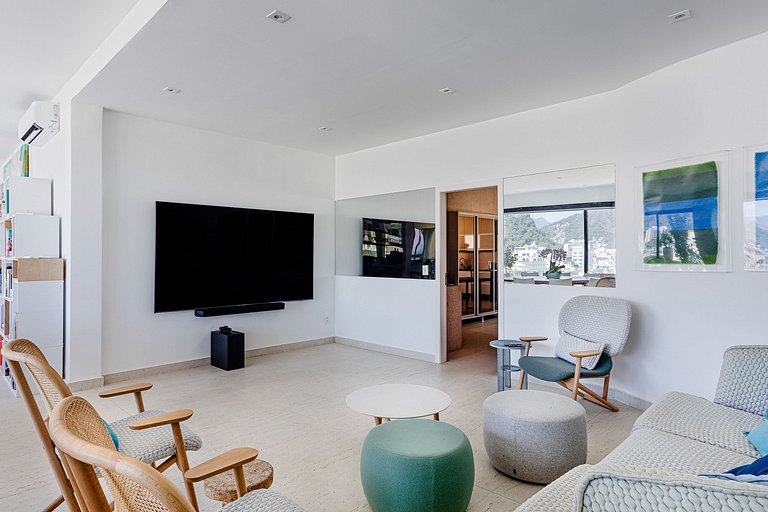 Rio001 - Exclusive Beachfront Penthouse in Copacabana for Sa