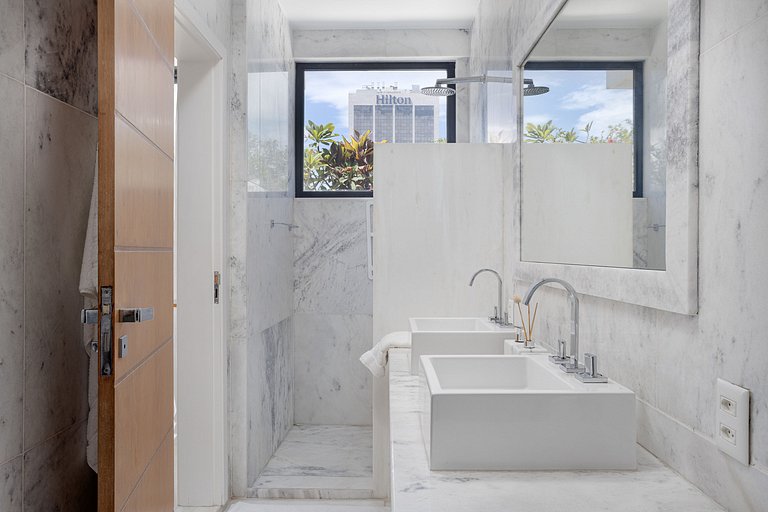 Rio001 - Exclusive Beachfront Penthouse in Copacabana for Sa