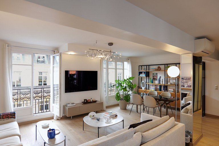 Par124 - 2 bedroom apartment in Chaillot