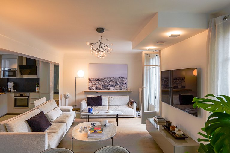 Par124 - 2 bedroom apartment in Chaillot