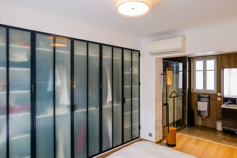 Par124 - 2 bedroom apartment in Chaillot
