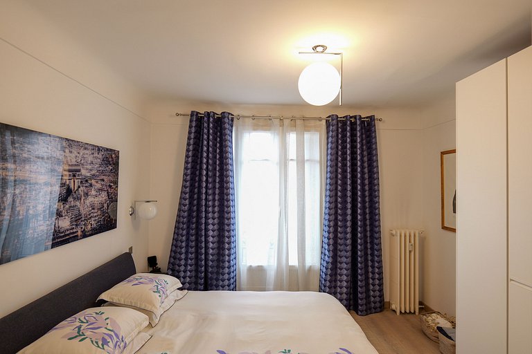 Par124 - 2 bedroom apartment in Chaillot