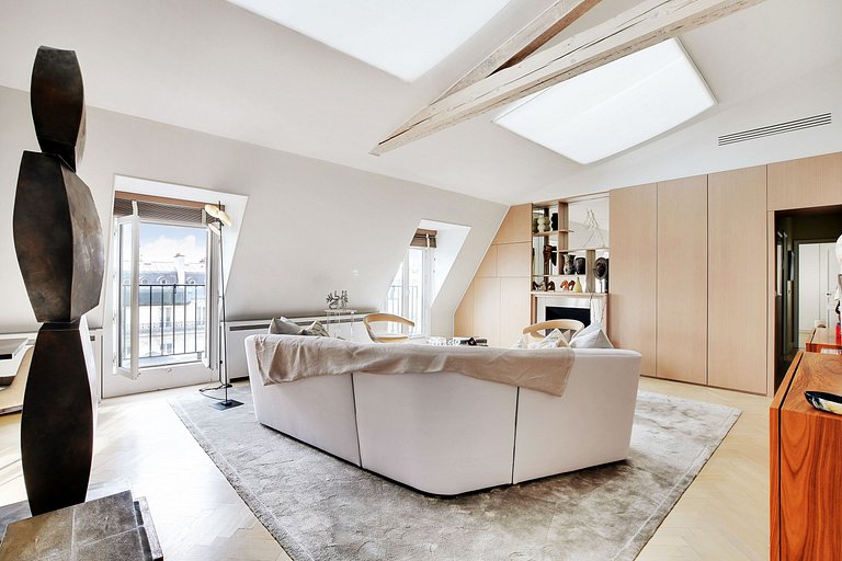 Par253 - 2 bedrooms apartment on George V