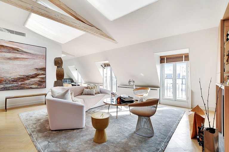 Par253 - 2 bedrooms apartment on George V