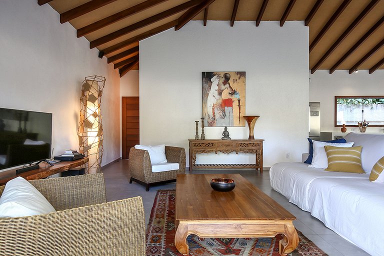 Bah243 - Spacious house close to the beach