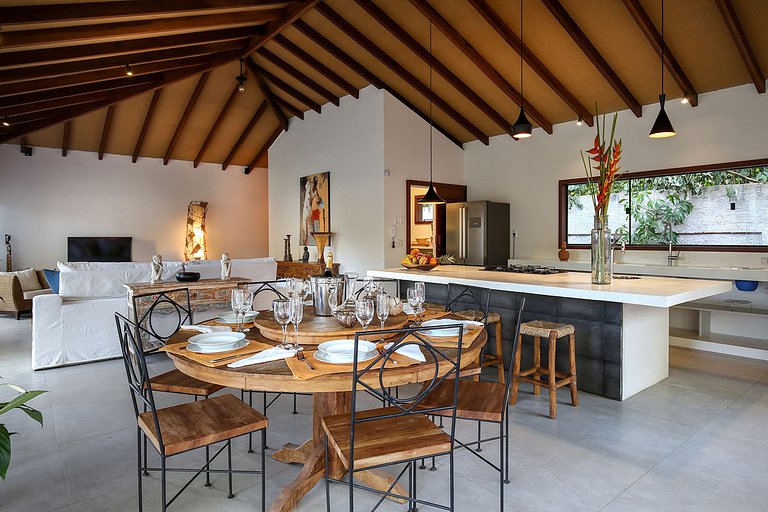 Bah243 - Spacious house close to the beach