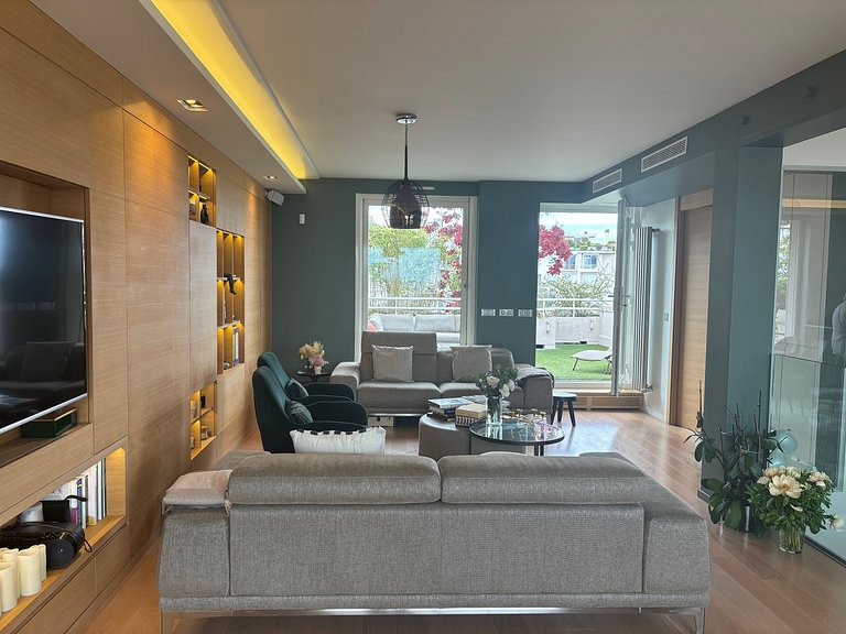 Par228 - Penthouse de 4 chambres à Muette
