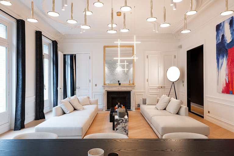 Par073 - Luxury apartment in Palais Royal