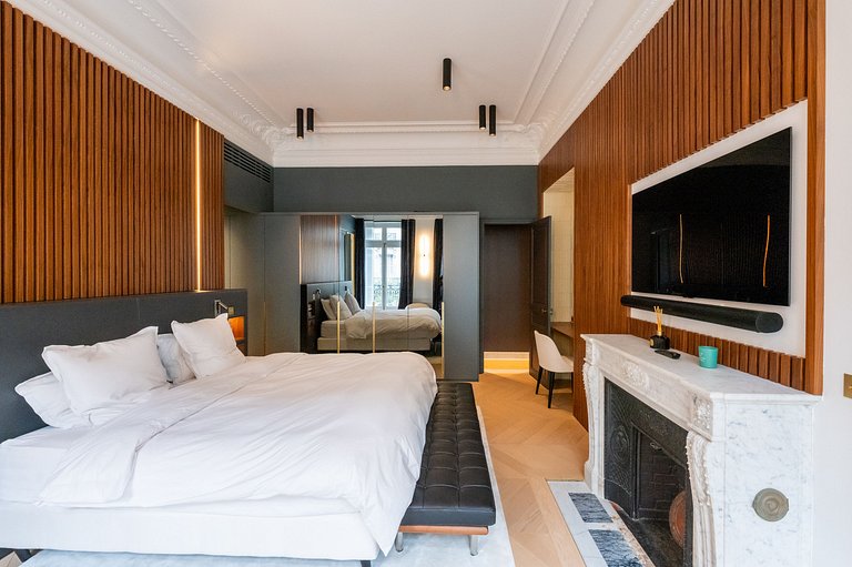 Par073 - Luxury apartment in Palais Royal
