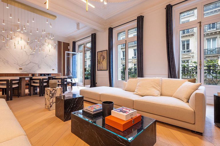 Par073 - Luxury apartment in Palais Royal