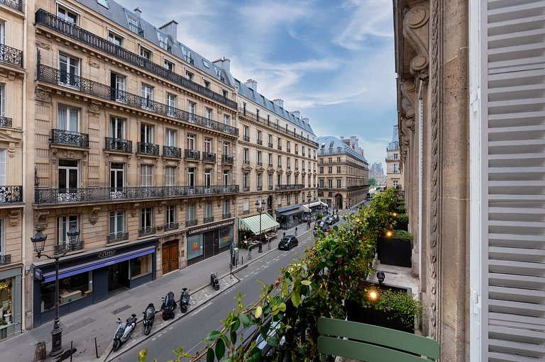 Par073 - Luxury apartment in Palais Royal