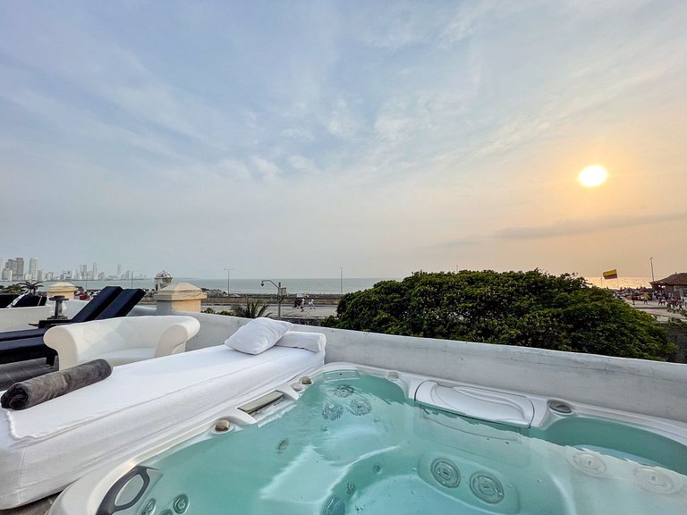 Car072 - Penthouse with sea view in the Old City