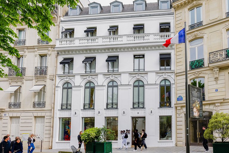 Par703 - Local de luxo no Matignon