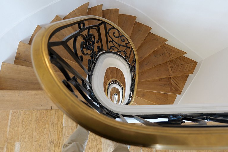 Par703 - Local de luxo no Matignon