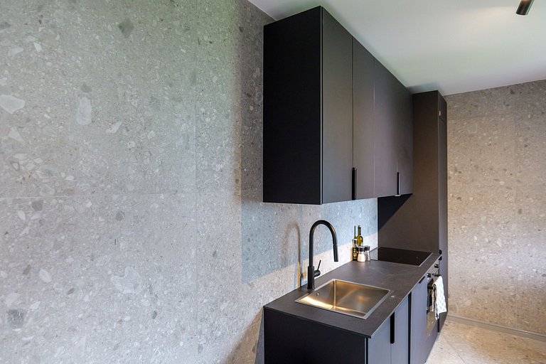 Par703 - Local de luxo no Matignon