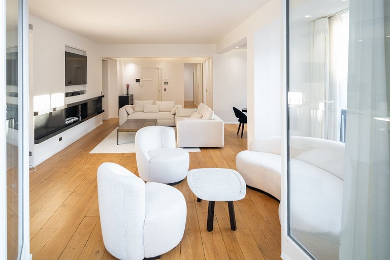 Par024 - Apartamento de luxo em avenida Montaigne