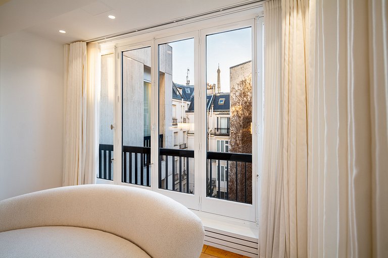 Par024 - Apartamento de luxo em avenida Montaigne