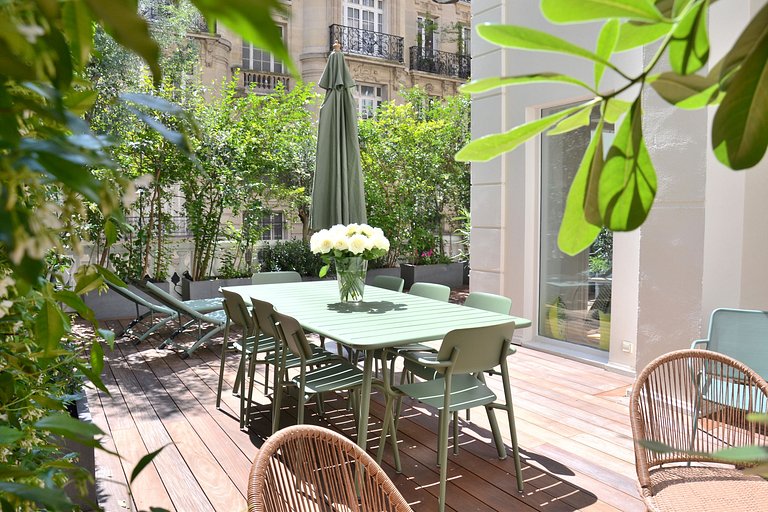 Par032 - Luxury apartment with terrace in Paris 17