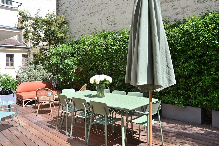Par032 - Luxury apartment with terrace in Paris 17