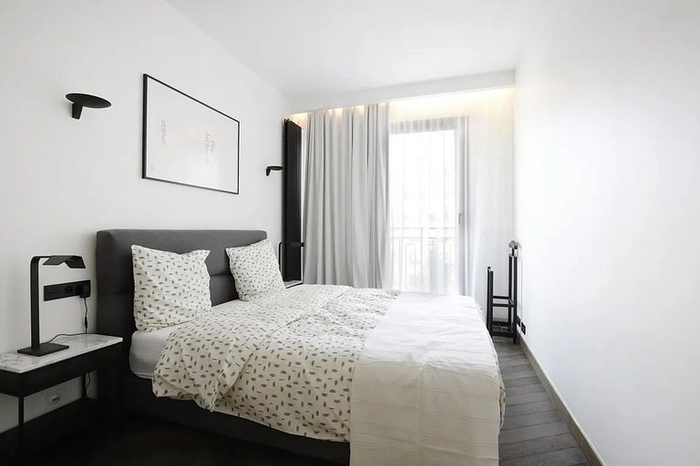 Par422 - Appartement de 2 chambres sur Montaigne
