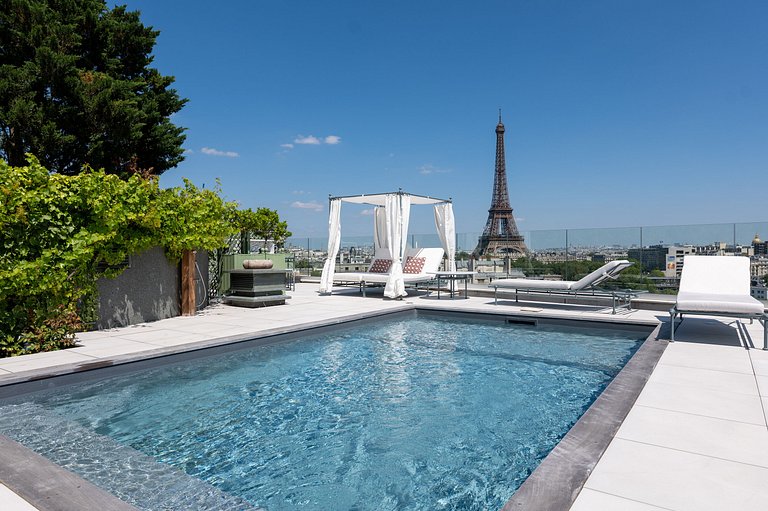 Par021 - Penthouse with private pool in Paris