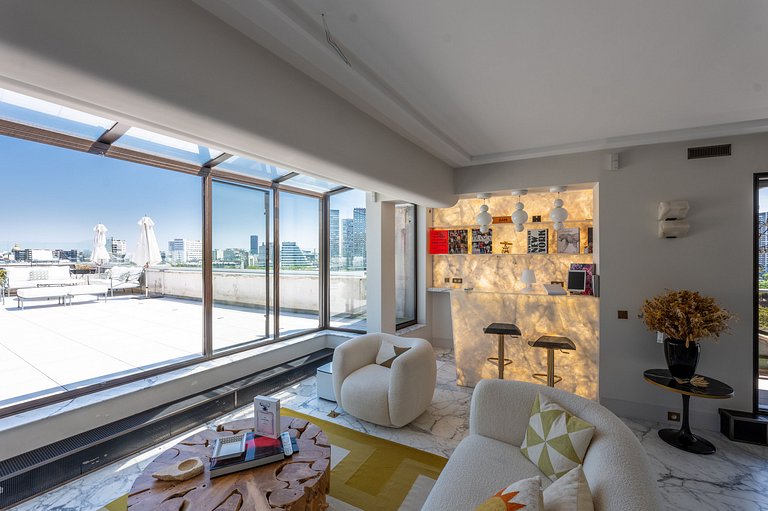 Par021 - Penthouse with private pool in Paris
