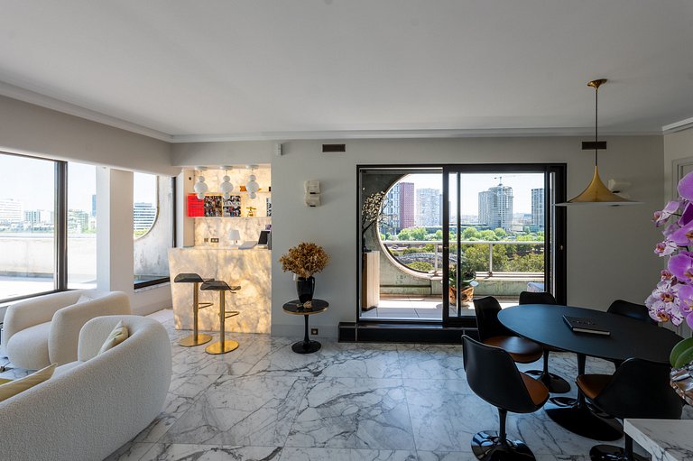 Par021 - Penthouse with private pool in Paris